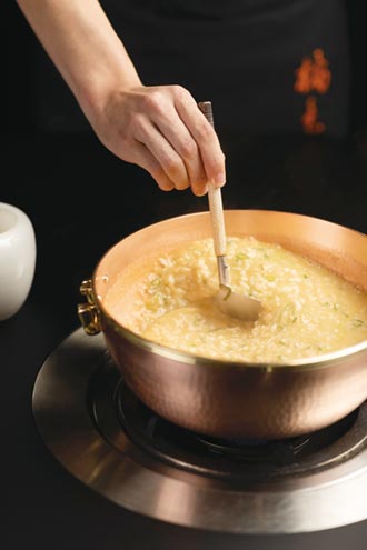 宅．家．饗．美．食－「鍋界愛瑪仕」啟動低溫宅配 橘色火鍋 全台都吃得到！