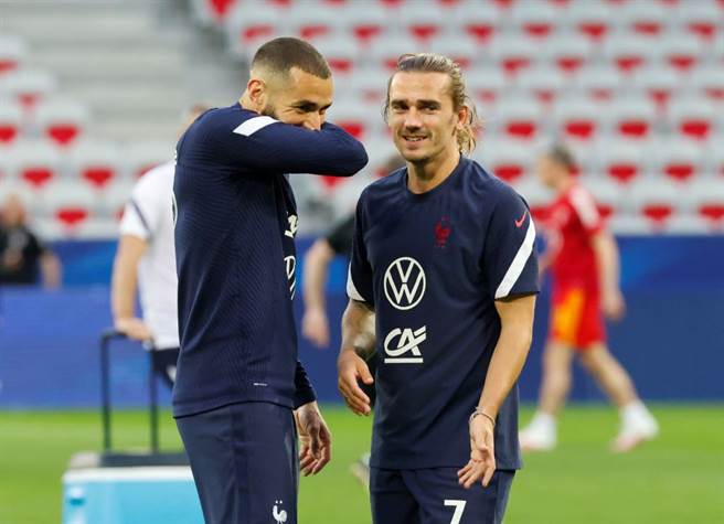 [7]格里兹曼 Antoine Griezmann [19]本泽马 Karim Benzema 组成的锋线表现十分理想（图片来源︰达志影像）