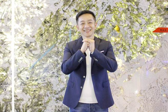 昔日八點檔一哥陳昭榮在臉書發長文安慰前輩張晨光，也分享過來人慘痛經驗。(圖/ 取自中時資料庫，豐聖大理石提供)