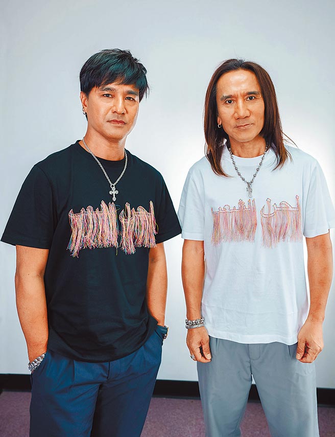 动力火车团员尤秋兴（左）、顏志琳昨宣布北流演唱会延期。（华研国际提供）