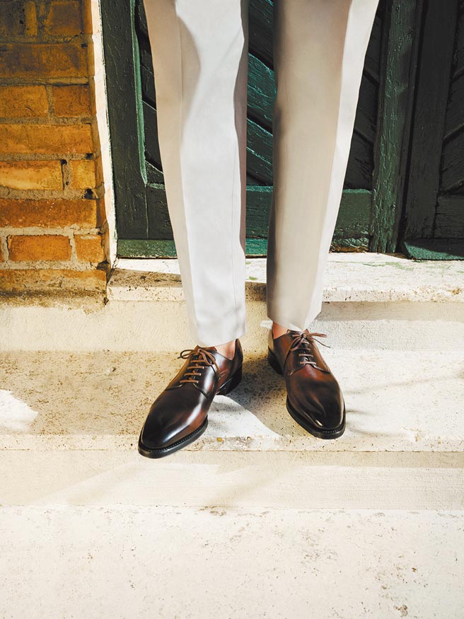 Bally Scribe鞋履有著吸引人的自然光澤。（Bally提供）