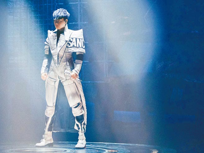 林俊杰以新歌〈裹着心的光〉为巡演做总结 。（JFJ PRODUCTIONS提供）