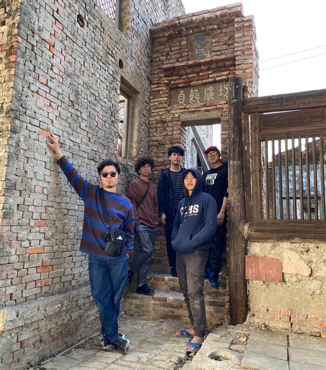 黄子轩与「山平快」成员因疫情导致工作全面喊卡。（独一无二娱乐文化提供）