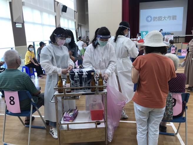 基隆市預計6月23、24日開放75歲以上長者（原住民65歲）施打疫苗。（陳彩玲攝）
