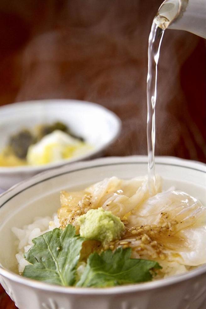 ▲肉质清甜的比目鱼做成茶泡饭也是内行人必吃美味。　图：平户观光协会／提供