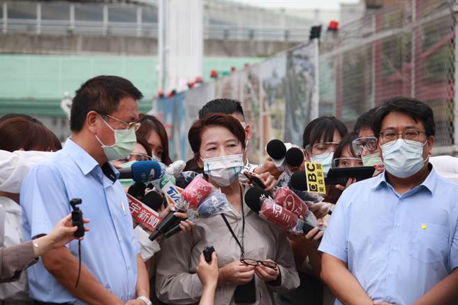 北市副市长黄珊珊今抵达第一果菜市场受访。（张薷摄）