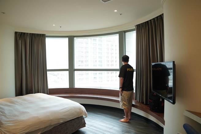 新北市警察局长黄宗仁特别与美丽殿商旅协调，提供30间房间供同仁使用。（警察局提供）