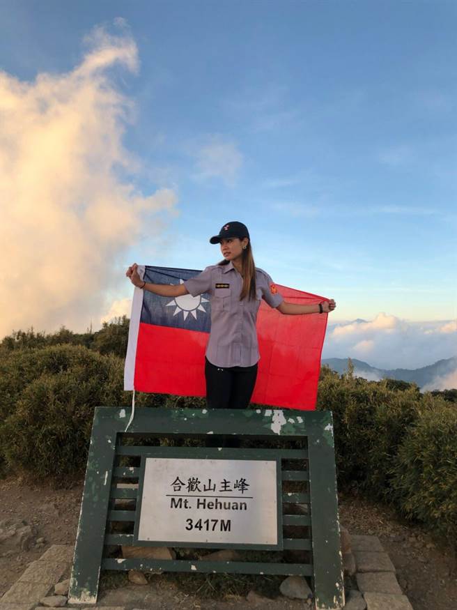有双大眼、活泼外向的女警赖沐恩，喜欢登山等户外运动。（鼓山分局提供／石秀华高雄传真）