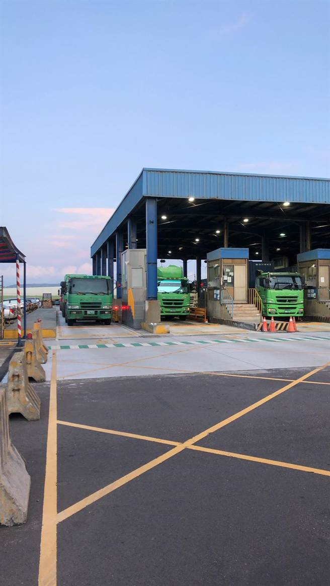 台中港首创交领柜预约制，目前正在进行测试中。（台中港务分公司提供／陈淑娥台中传真）