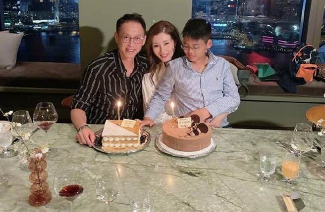 李嘉欣近日欢度51岁生日。(图／翻摄自微博)