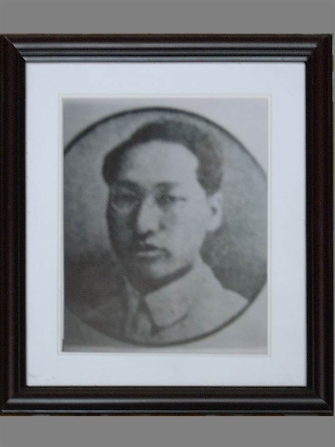 王文慶留下的影像不多，這是他過世前，旁人為其擺拍留下的照片。（作者提供）