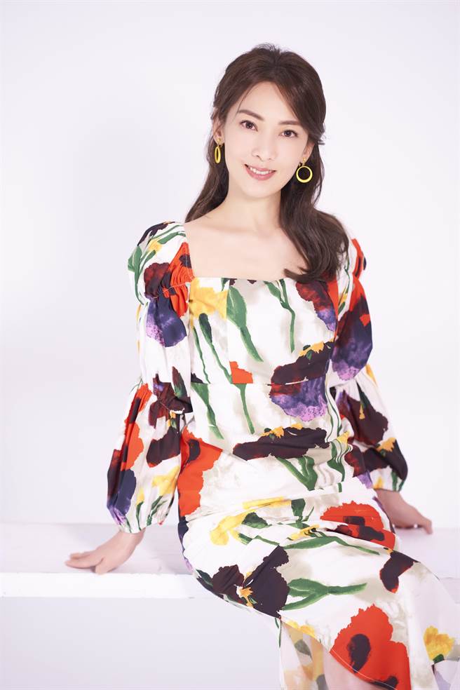 陈淑萍近日推出新专辑《胭脂花》。（豪记唱片提供）