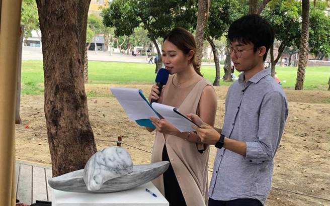 陳冠名（右）擔任國際工作營主持人。（校方提供／謝瓊雲彰化傳真）