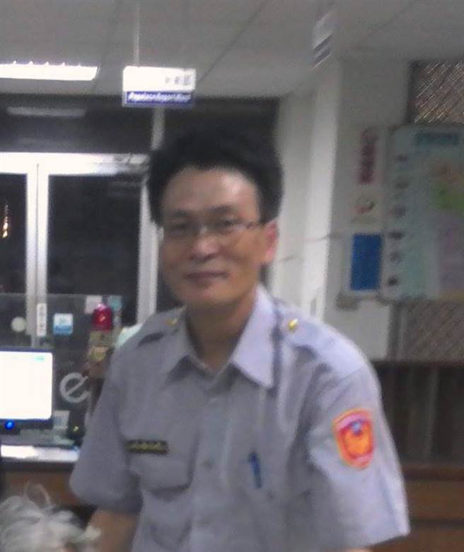 台南市警六分局鯤鯓派出所所長蘇炎輝被診斷腦部有血栓，疑似施打疫苗引發的不良反應。（摘自台南市政府警察局第六分局臉書／洪榮志台南傳真）