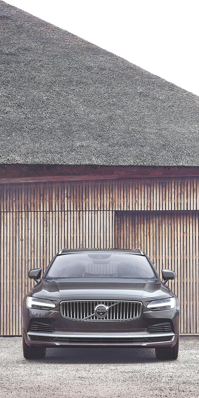 VOLVO自2013年便连年获得IIHS「Top Safety Pick Plus」肯定，图为即将在台推出的S90、S90 T8 Recharge，也在得奖名单之列。（VOLVO提供）