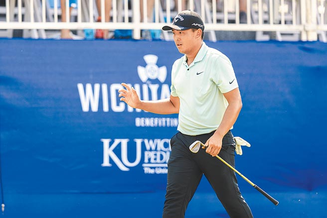 俞俊安昨在威奇塔公開賽第3回合比賽狂飆61桿，以低於標準桿9桿成績取得領先。（PGA Tour提供）