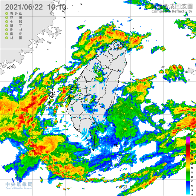 西南风加上梅雨锋面夹击，全台天气更不稳。(翻摄自气象局)