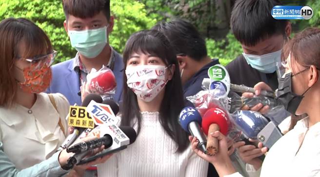 民进党立委高嘉瑜今日（22）受访画面。（图／本报系影音截图）