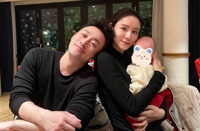 张馨月和林峯婚后育有一女。(图／翻摄自微博)