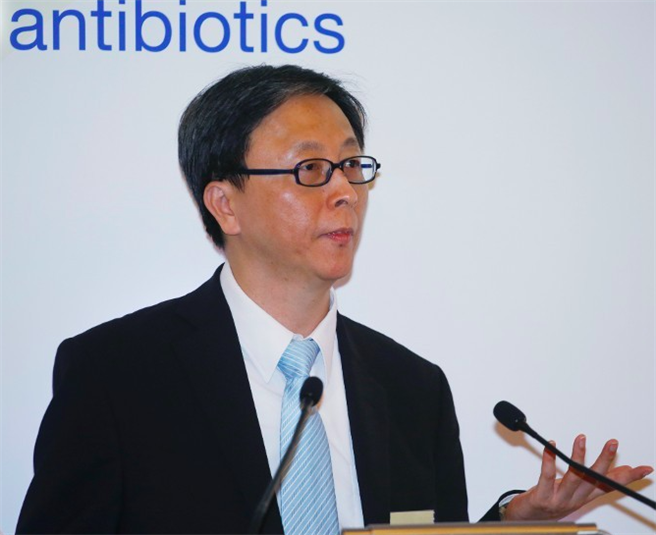 香港大學感染及傳染病中心總監何栢良。（東網）