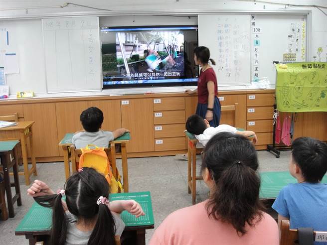 桃园市积极投入早期疗育，今年再增设10班学前特教班，累计达64班，预计可服务2000名身障幼生。（蔡依珍摄）