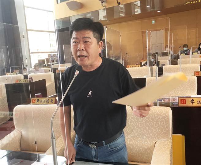 台中市议会国民党团书记长陈政显抨击说，经济部走后门逃避都市设计审议的作法，突显中央集权、漠视地方自治法令。（檔案照片／陈世宗摄）