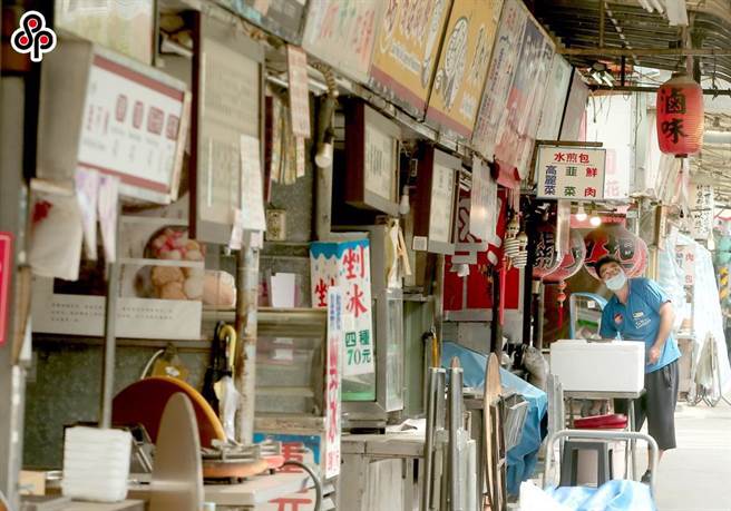 為了協助勞工度過難關，勞動部再次祭出最高貸10萬元的「勞工紓困貸款」。（報系資料照）