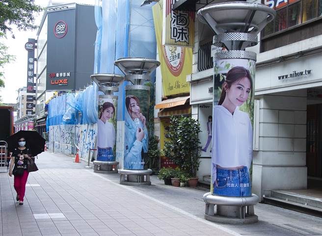 全台新冠肺炎疫情嚴峻，重創電影產業。（羅永銘攝）