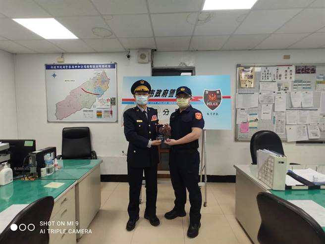 新北市中和警分局南势派出所警员黄耀质荣获模范警察。（中和警分局提供）