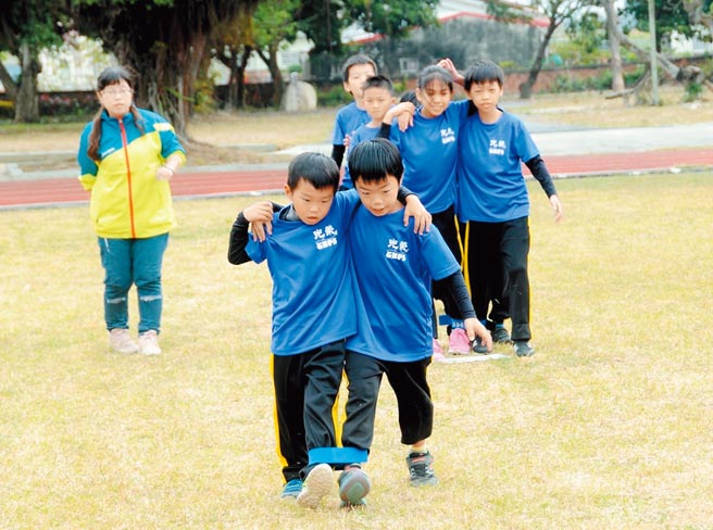 嘉义县光荣国小自110学年度将转型成实验学校，是嘉义县第一所公办民营小学，届时将由财团法人诚致教育基金会主导办学。（取自光荣国小脸书／吕妍庭嘉义传真）
