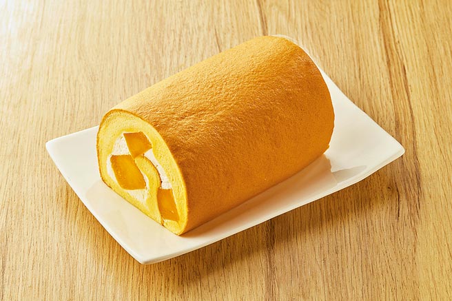 全联We Sweet芒果生乳卷，每盒约280g，109元。（全联提供）