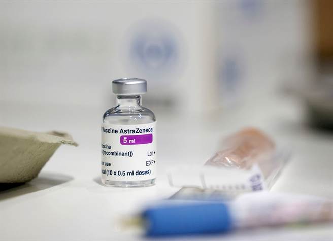 英国药厂阿斯特捷利康（AstraZeneca）22日引述研究表示，AZ疫苗能有效对抗源自于印度的2只变种新冠病毒Delta与Kappa，指出病毒没有大规模逃脱抗体的迹象。（资料照／路透社）