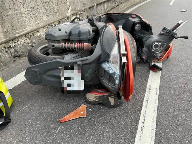 林姓送货员自摔送医，才被验出染疫。（民眾提供）