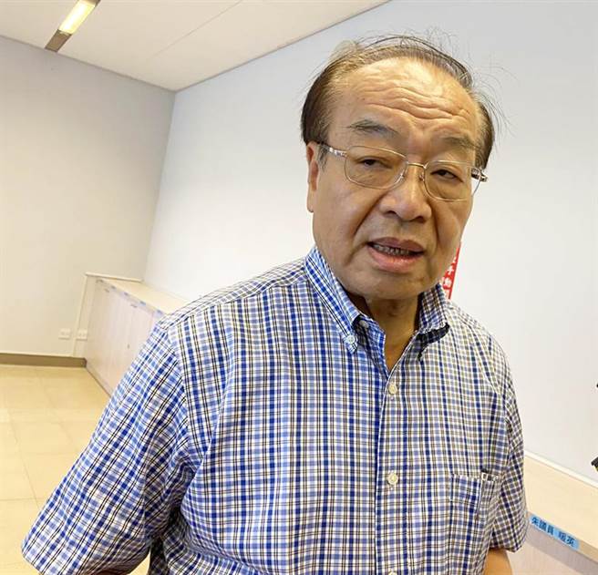 国民党台中市党部主任委员林敏霖抨击说：「这是拿人命开玩笑，台中人很火大」。（卢金足摄）