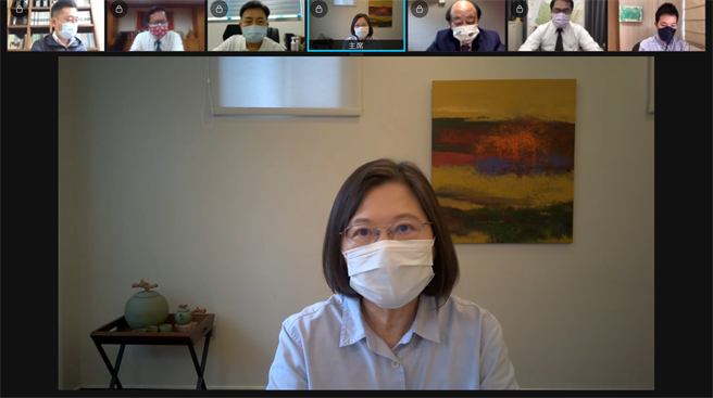 打疫苗屡被插队 民进党中常委：青壮人士很不爽。（民进党提供）