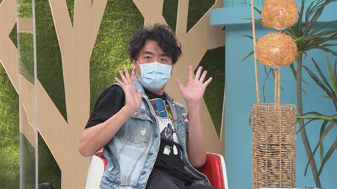 梁赫群分享曾遭算命师铁口直断快失业的经验。 （民视提供）