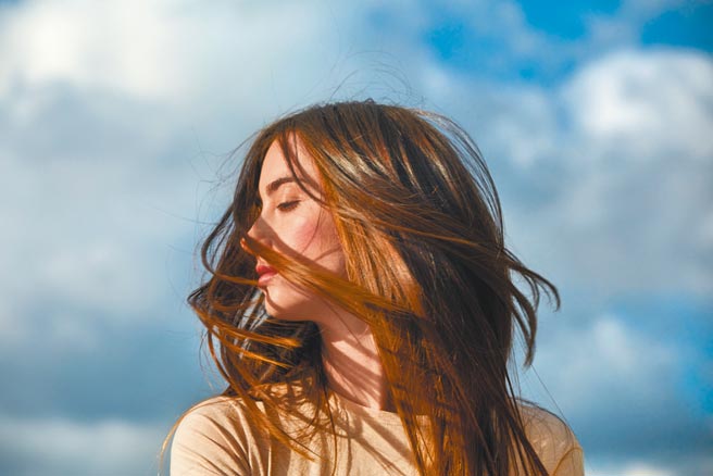 欧舒丹草本强韧系列形象照。（欧舒丹提供）