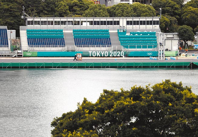 东京奥运暨帕运筹委会前天宣布2020东京奥运入场人数上限是场馆容纳人数50％以内、最多1万人的规定。图为御台场海滨公园的奥运赛场。（路透）