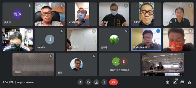 视讯会议与运动产业的业者进行交流。(台中市政府提供)