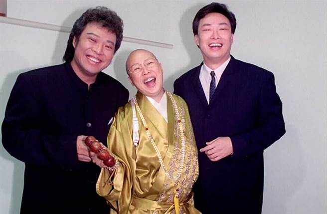 恆述法師出家後，兩個弟弟張菲、費玉清在生活上鼎力支持，回報姊姊的付出。(中時資料照片)