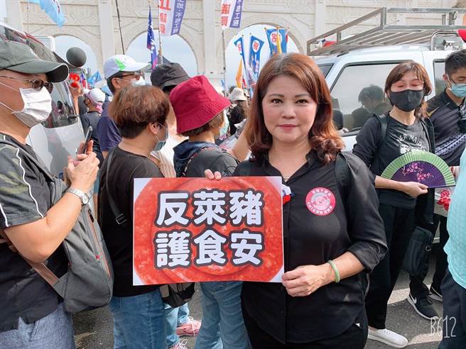 高市議員陳玫娟曝診所浪費6劑疫苗遭出征，今加碼爆非單一事件。（翻攝陳玫娟臉書）