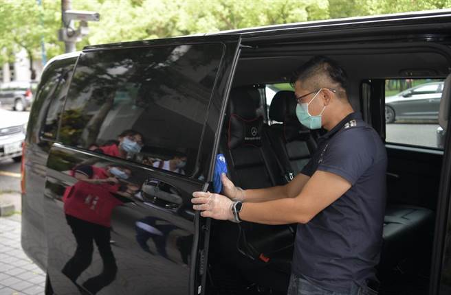 搭乘防疫计程车，可打1922预约。（南投县政府提供／廖志晃南投传真）