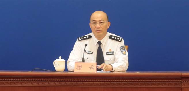 大陆公安部禁毒局长梁云提醒小心触法，中国将全球首例增列芬太尼类等18种麻精药物为毒品。（北京日报）