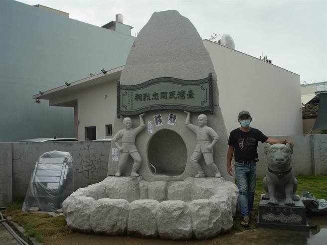 云林县北港镇义民庙斥资百万元，打造民间忠烈祠许愿池。（张朝欣摄）