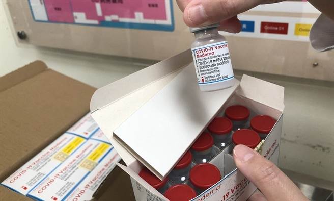 AZ猝死频传，国产疫苗到底值不值得期待？多数国人1、2剂疫苗还无影，明年怎么办？诸多问题已经浮上台面。(图/林口长庚医院)
