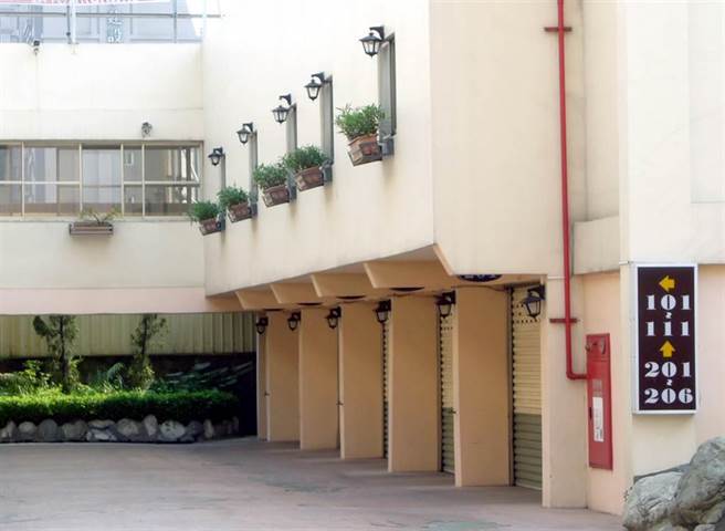 高雄小港一间汽车旅馆，2009年惊爆床垫下发现女裸尸，在被清洁员发现前，已有13对情侣入住该客房。（中时资料照 林秀丽摄）
