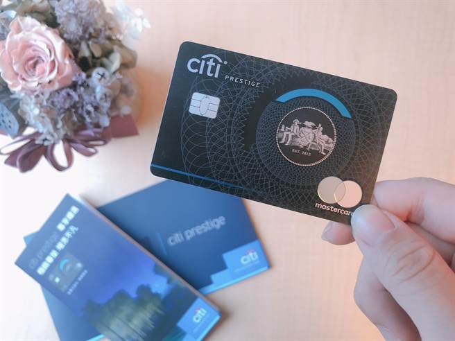 花旗针对2021年新核卡或续卡的Citi Prestige卡及2021年续卡的寰旅尊尚卡、钻石卡等三大顶级卡，主动展延机场相关服务。（花旗提供）