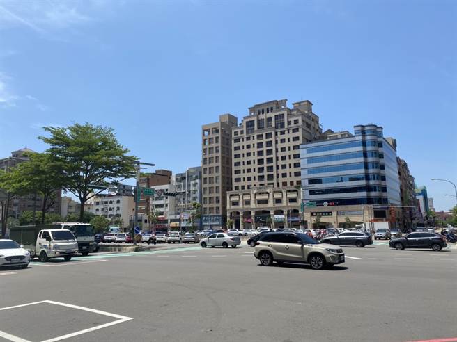 「福兴一路」靠近家乐福商圈，房价入手门槛低，非常适合首购族。(图/永庆不动产竹北六家创邑加盟店提供)