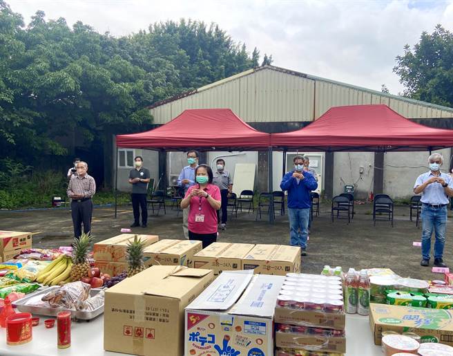 新北市地政局今上午举办第一区动工祈福典礼，适逢疫情三级警戒，祈福仪式选在户外空间举办。