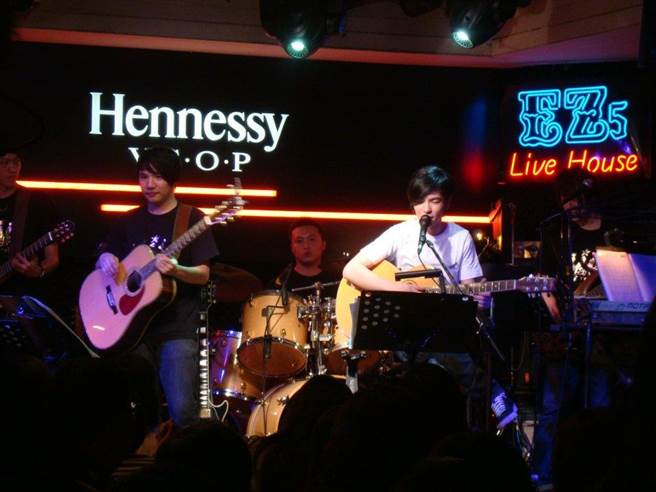 萧敬腾也曾在EZ5献唱。（翻摄EZ5脸书）